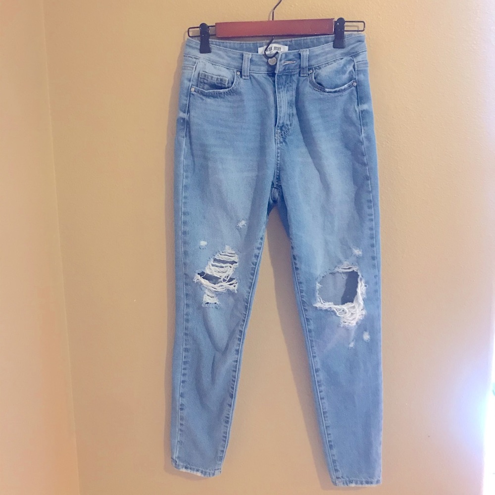 Ripped skinny jeans size 4